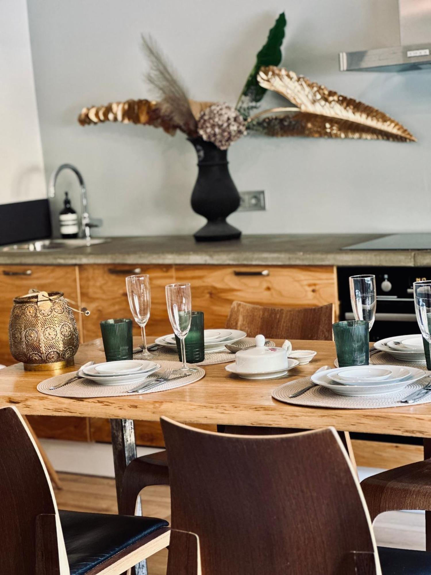 Sophisticated Art Deco Near Sea, Centre And Parks Apartment Ventspils Ngoại thất bức ảnh